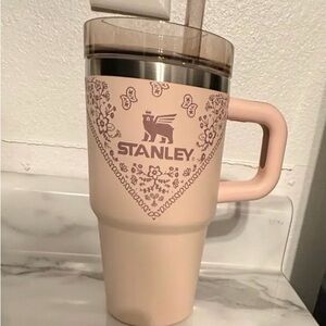 Stanley Mesa Rose Conch Floral